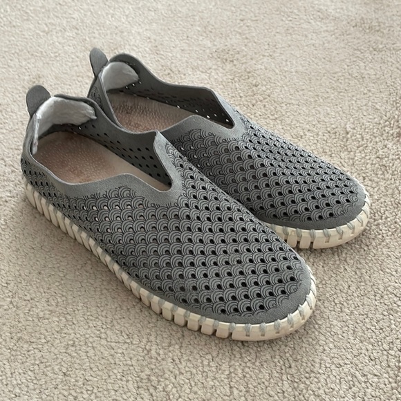 Ilse Jacobsen light gray slip on shoes sz 36 - Picture 2 of 3